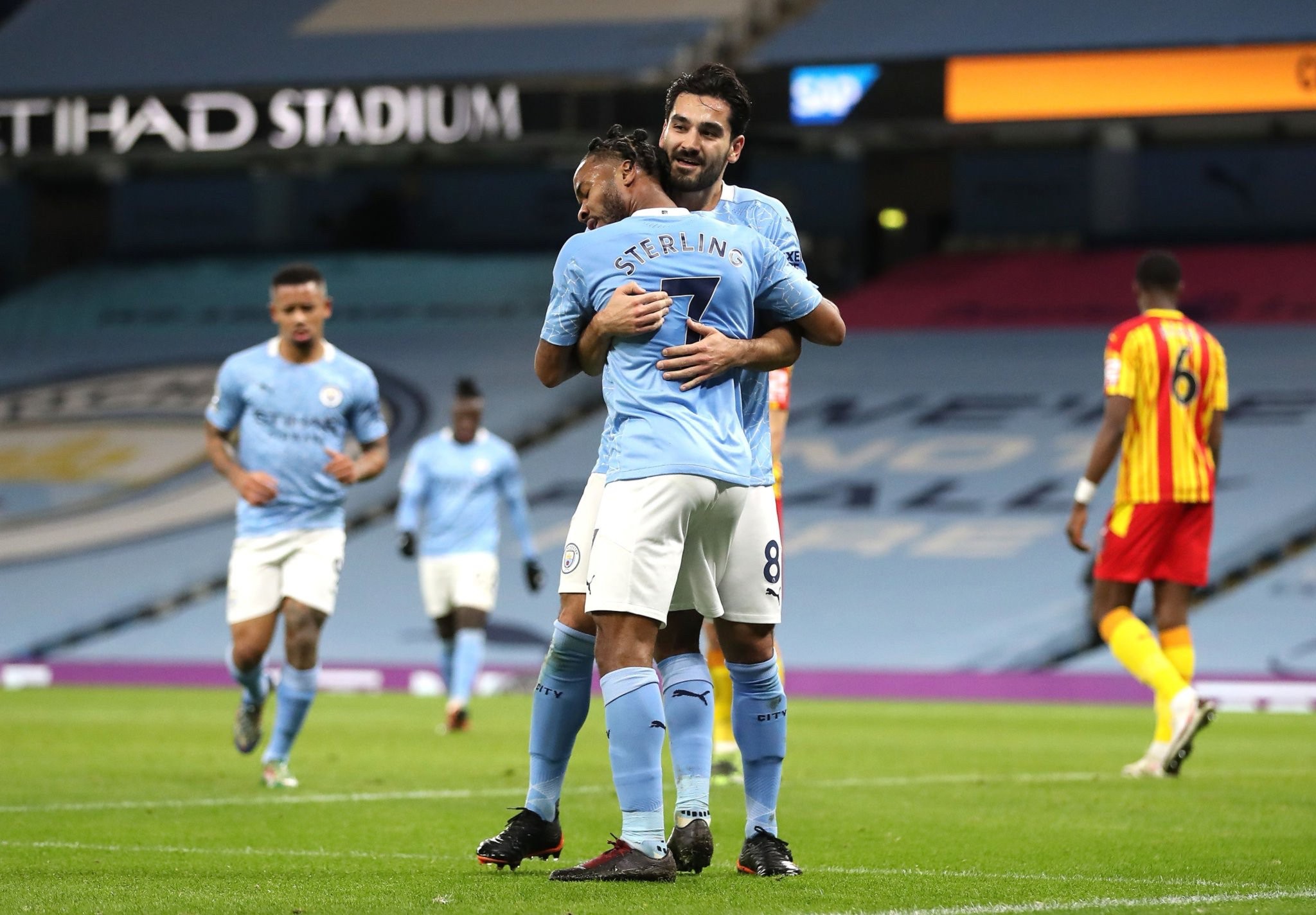 并在关键时 并在关键时